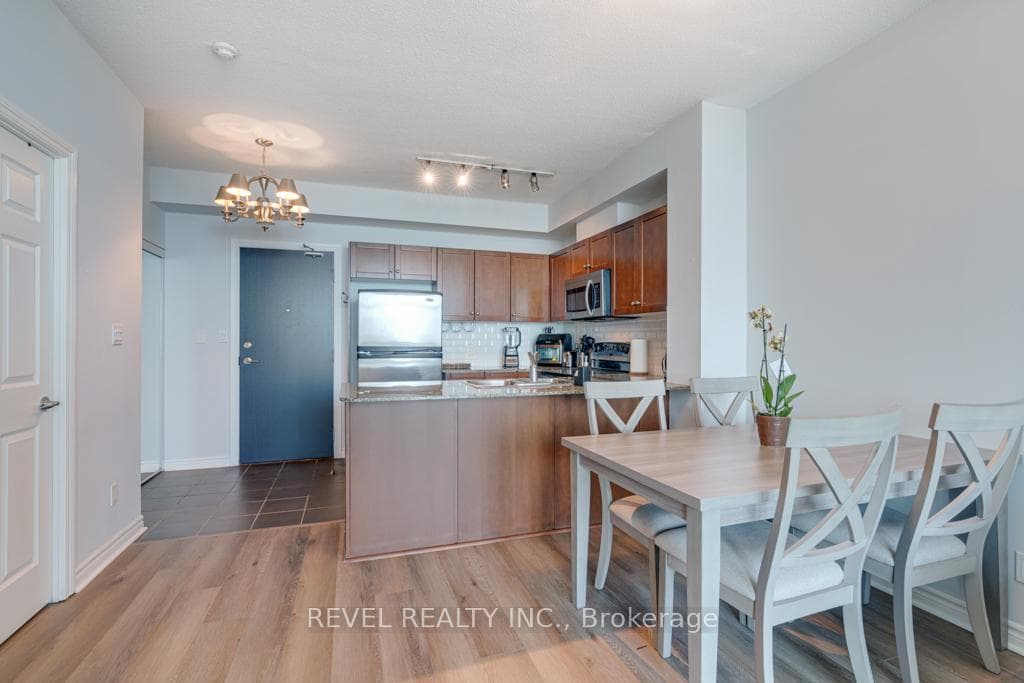 3504 Hurontario Street Unit 3003 photo 7
