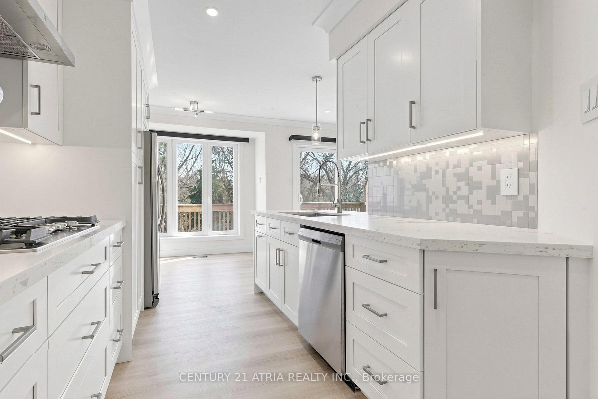 7 Anderson Place photo 9
