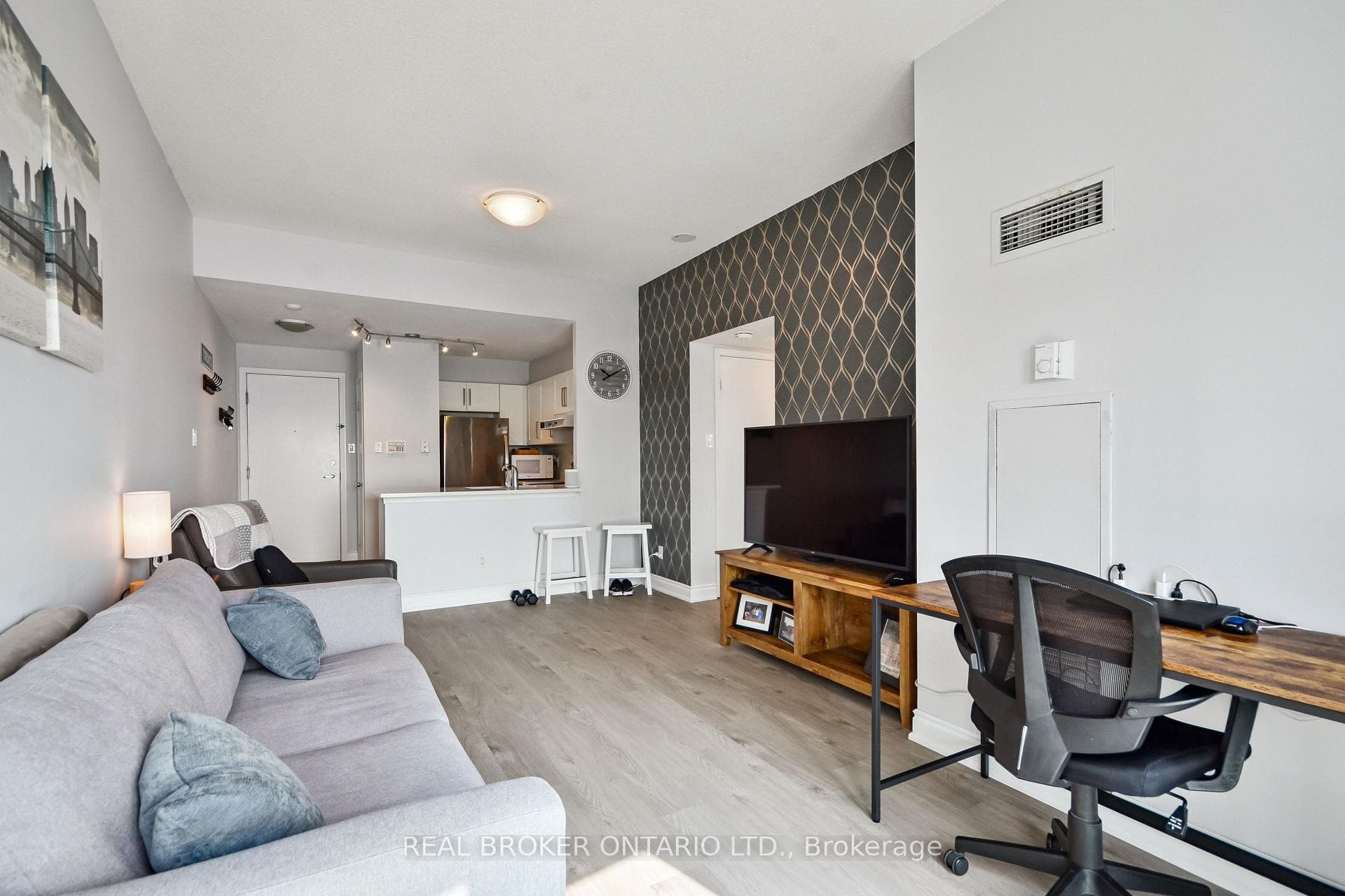 600 Queens Quay Unit 627 photo 5