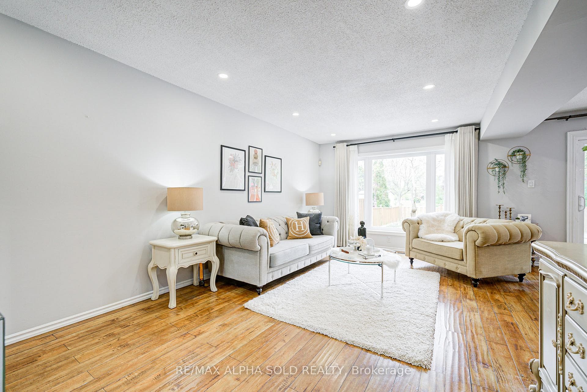 70 Clydesdale Drive photo 15