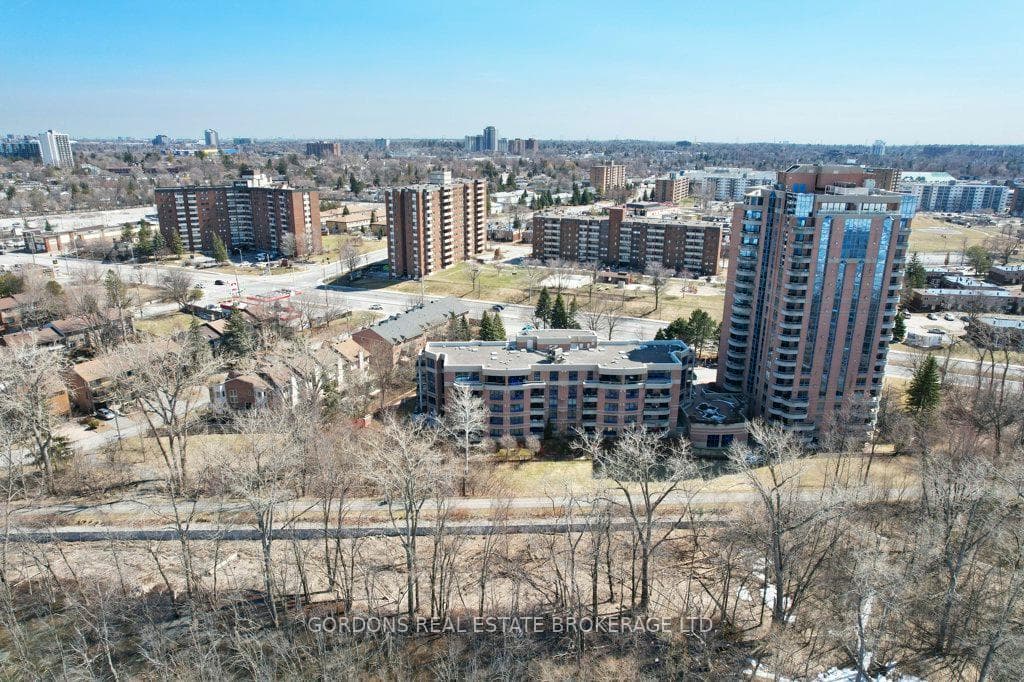 3099 Carling Avenue Unit 103 photo 38