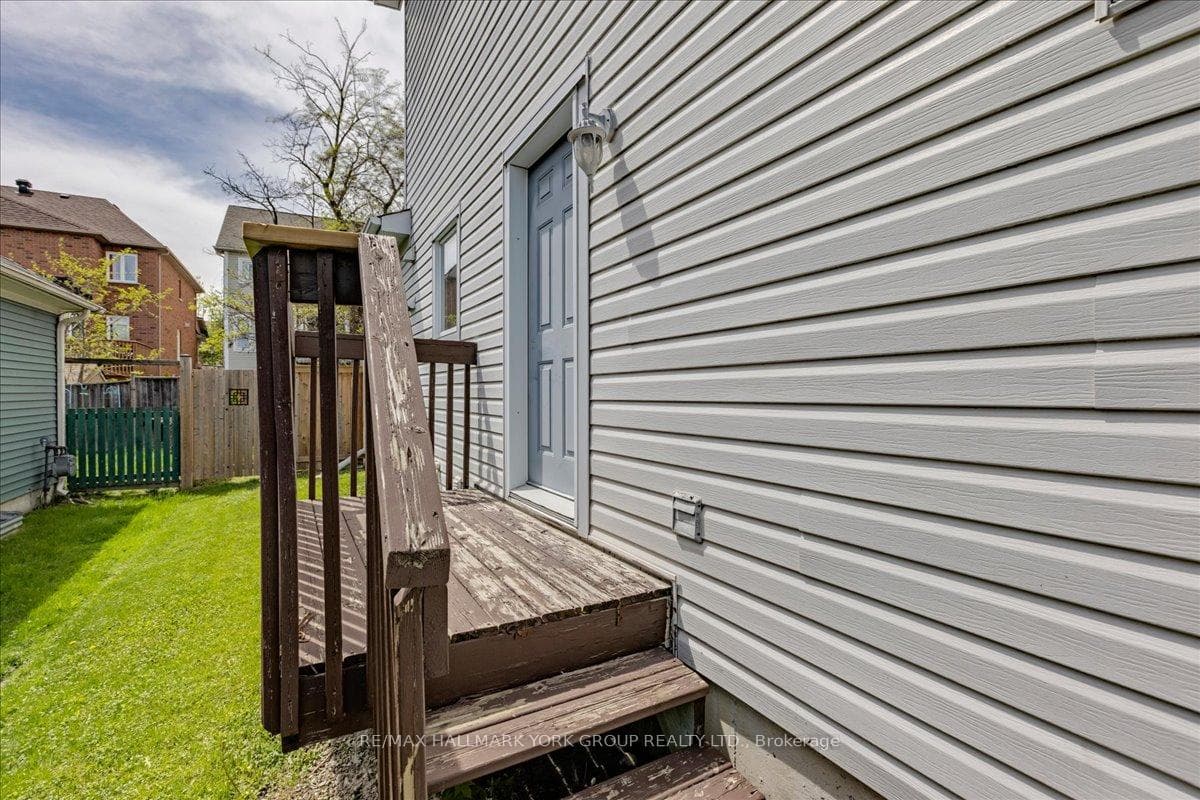 19 Silverstone Crescent photo 35