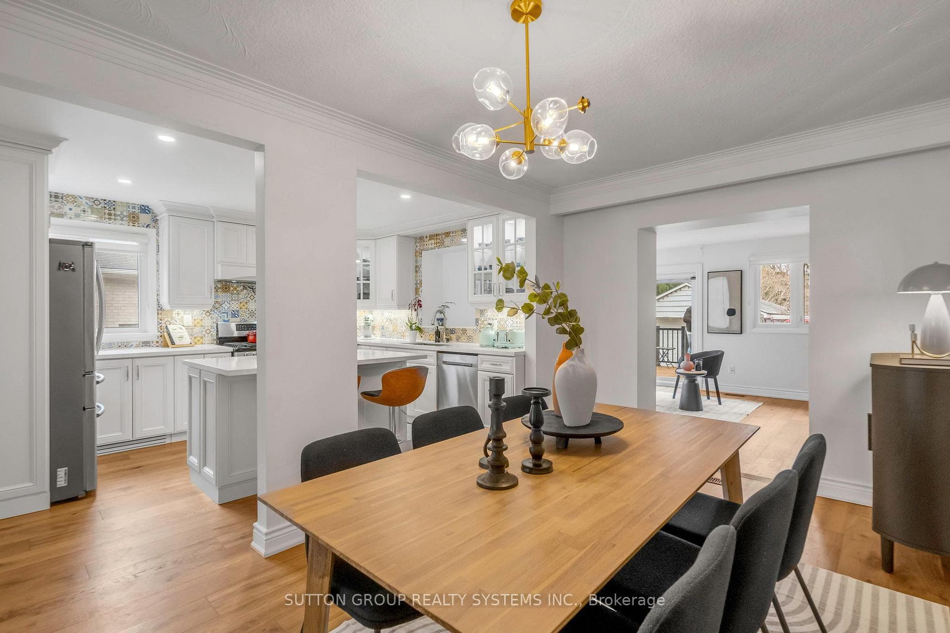 60 Shaver Avenue photo 11
