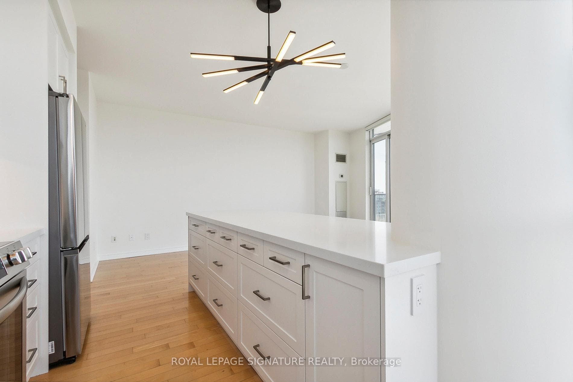 2885 Bayview Avenue Unit 709 photo 5