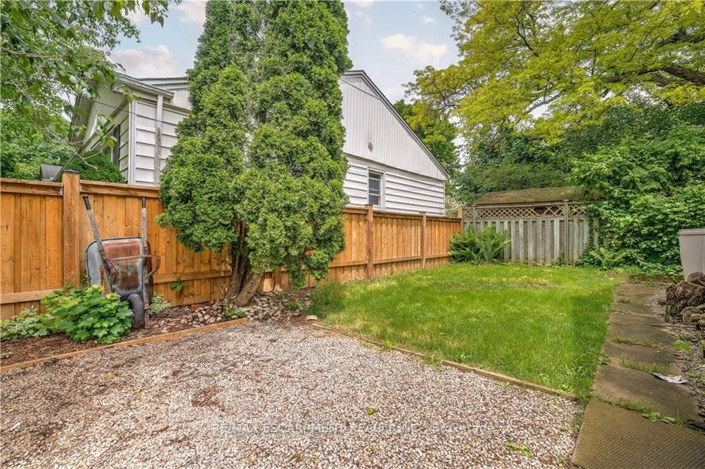 2 Danbury Street photo 38