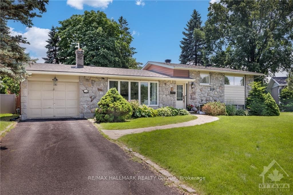 34 WEST HERRINGTON Court photo 1