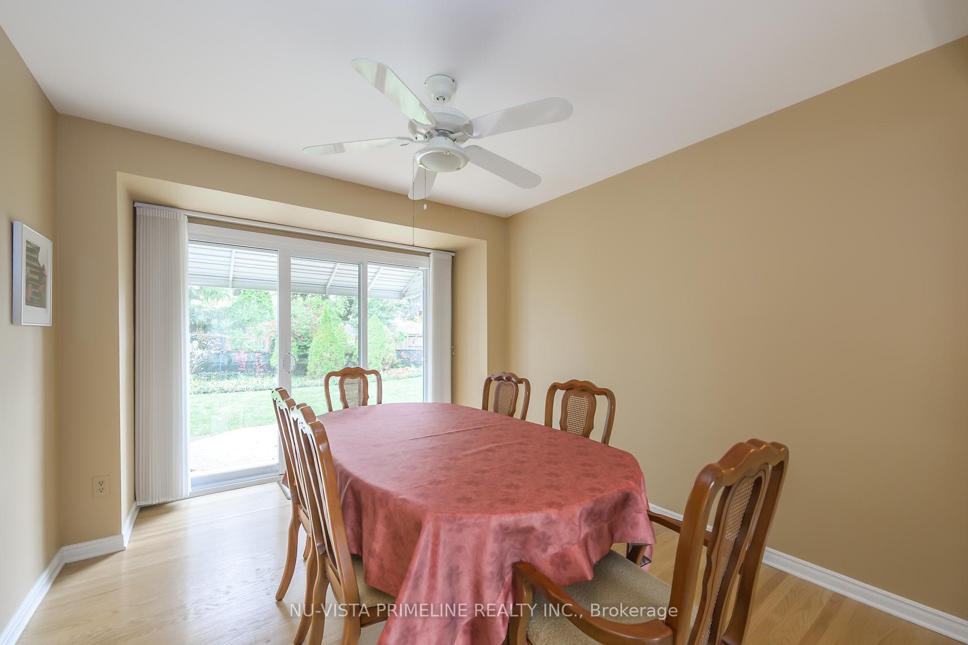 55 Maxwell Crescent photo 20