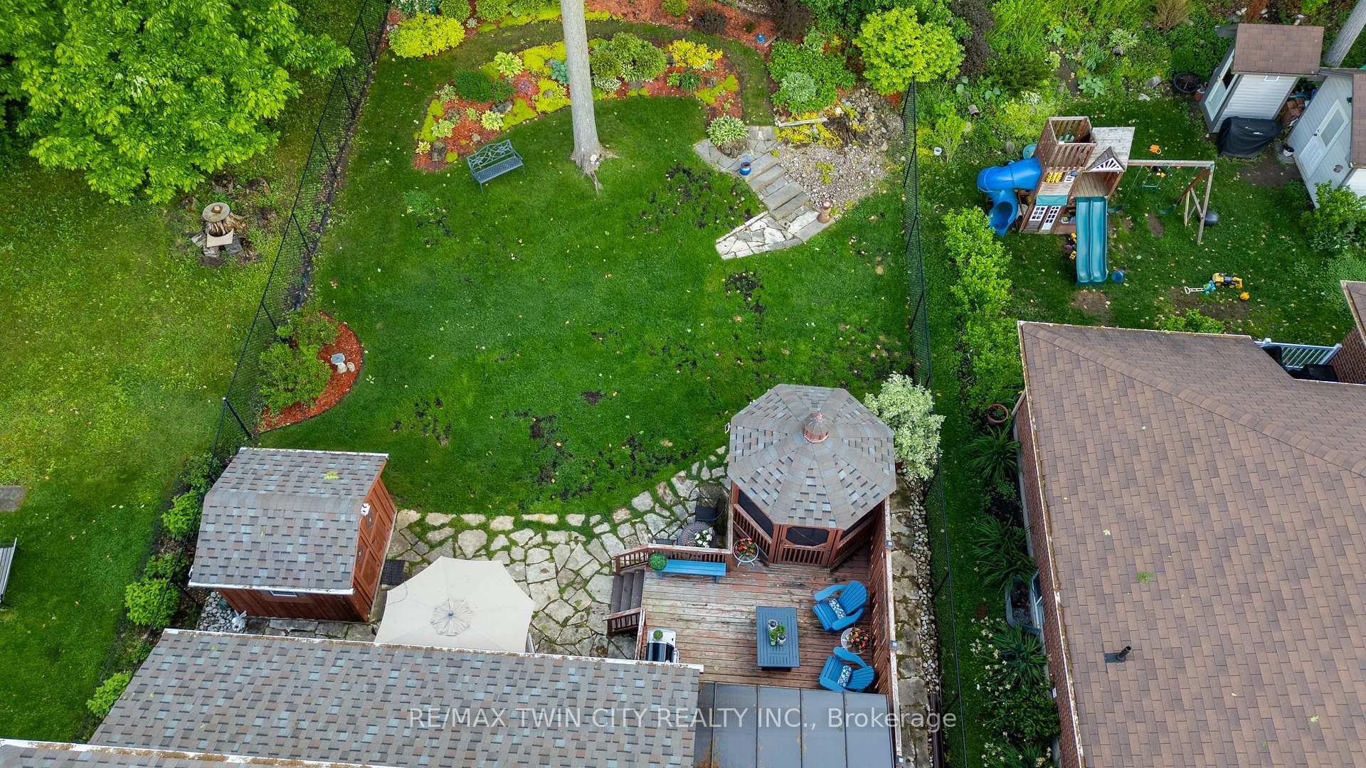 512 FALLVIEW Court photo 37