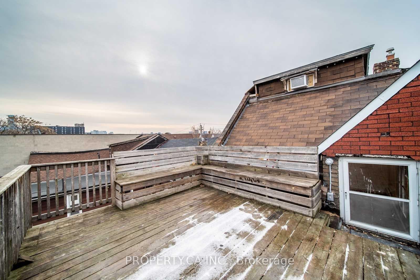 193 Augusta Avenue Unit 4 photo 14