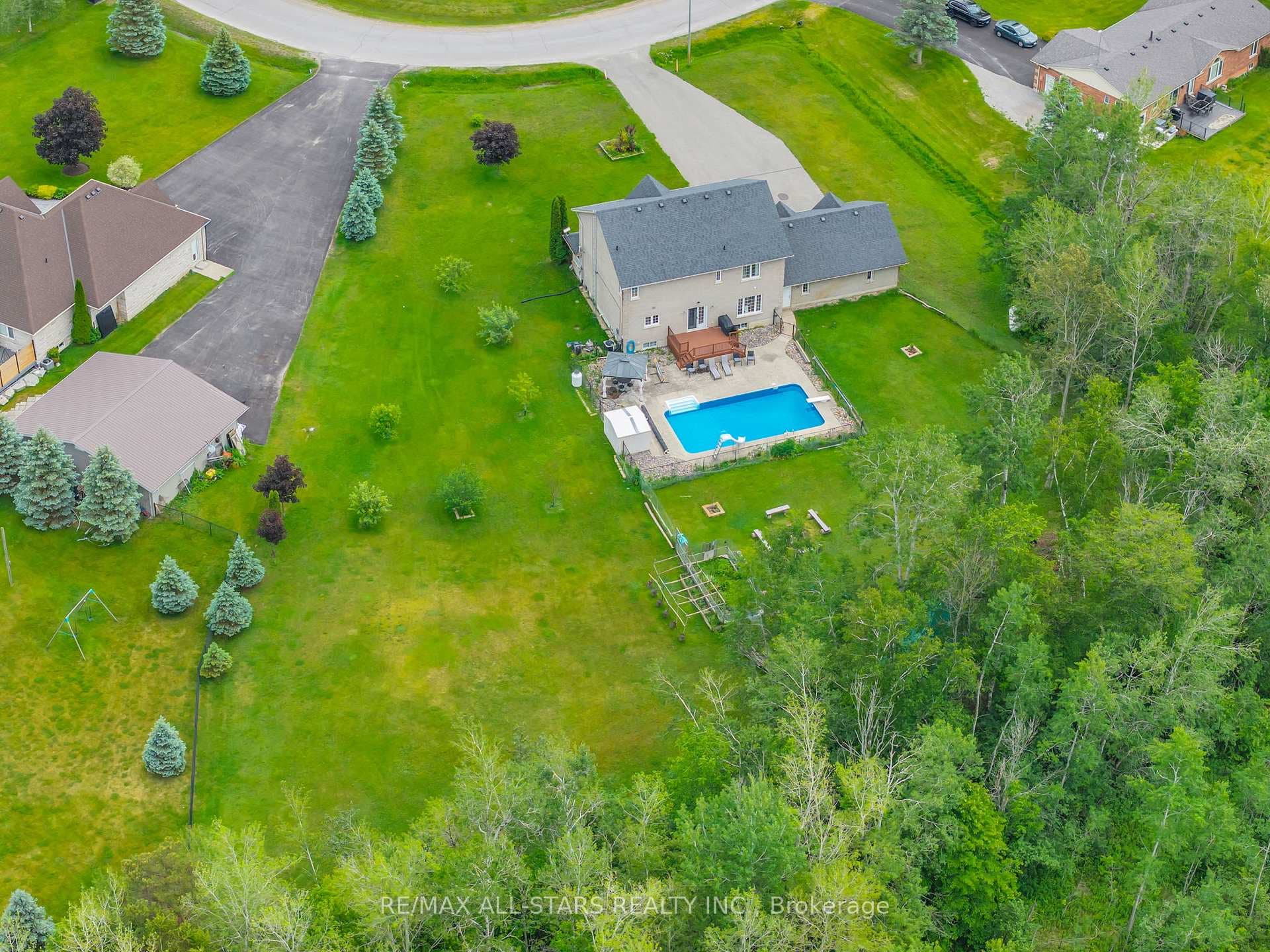 6 Audubon Way photo 4