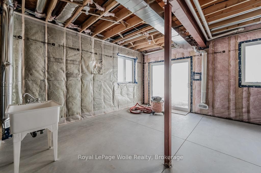 54 Walker Road photo 29