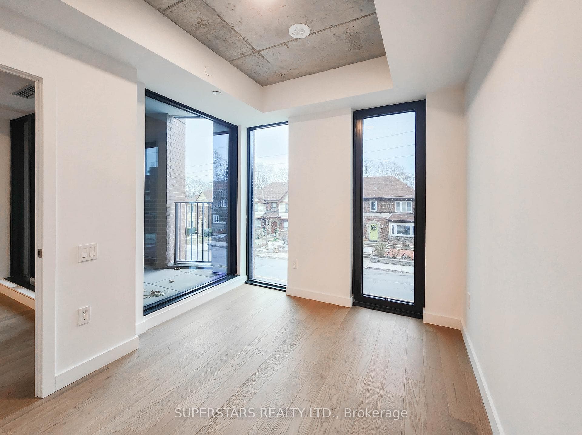 1720 Bayview Avenue Unit 203 photo 6