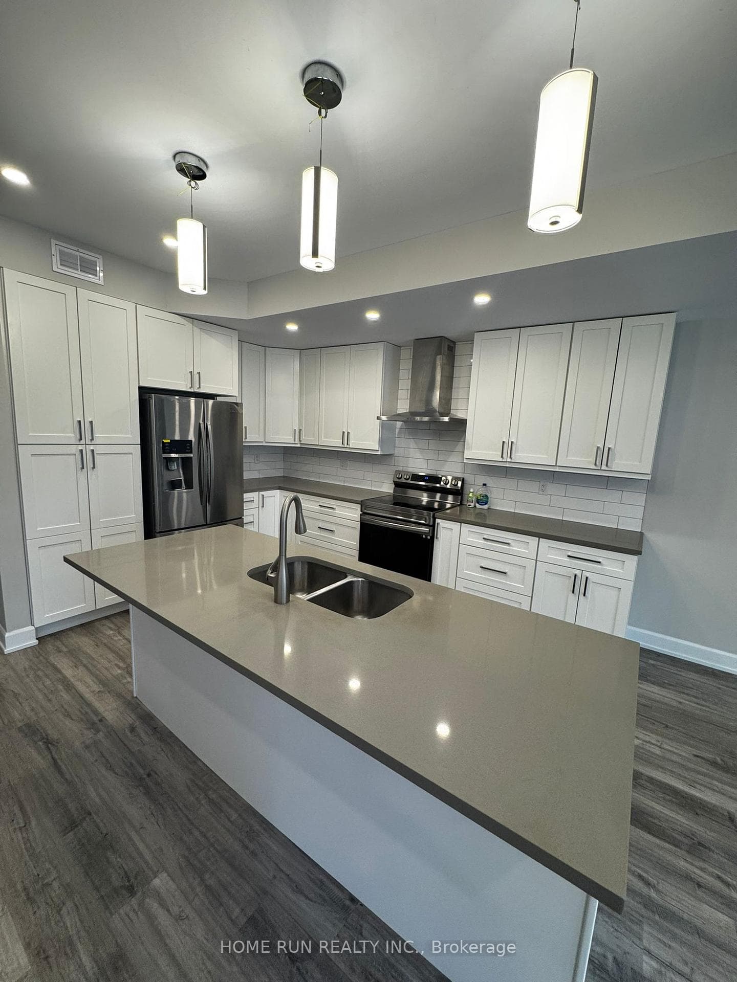 902 - A Pinecrest Road photo 14