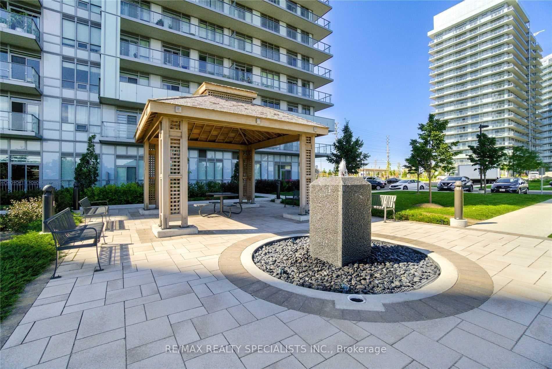 4677 GLEN ERIN Drive Unit 302 photo 3