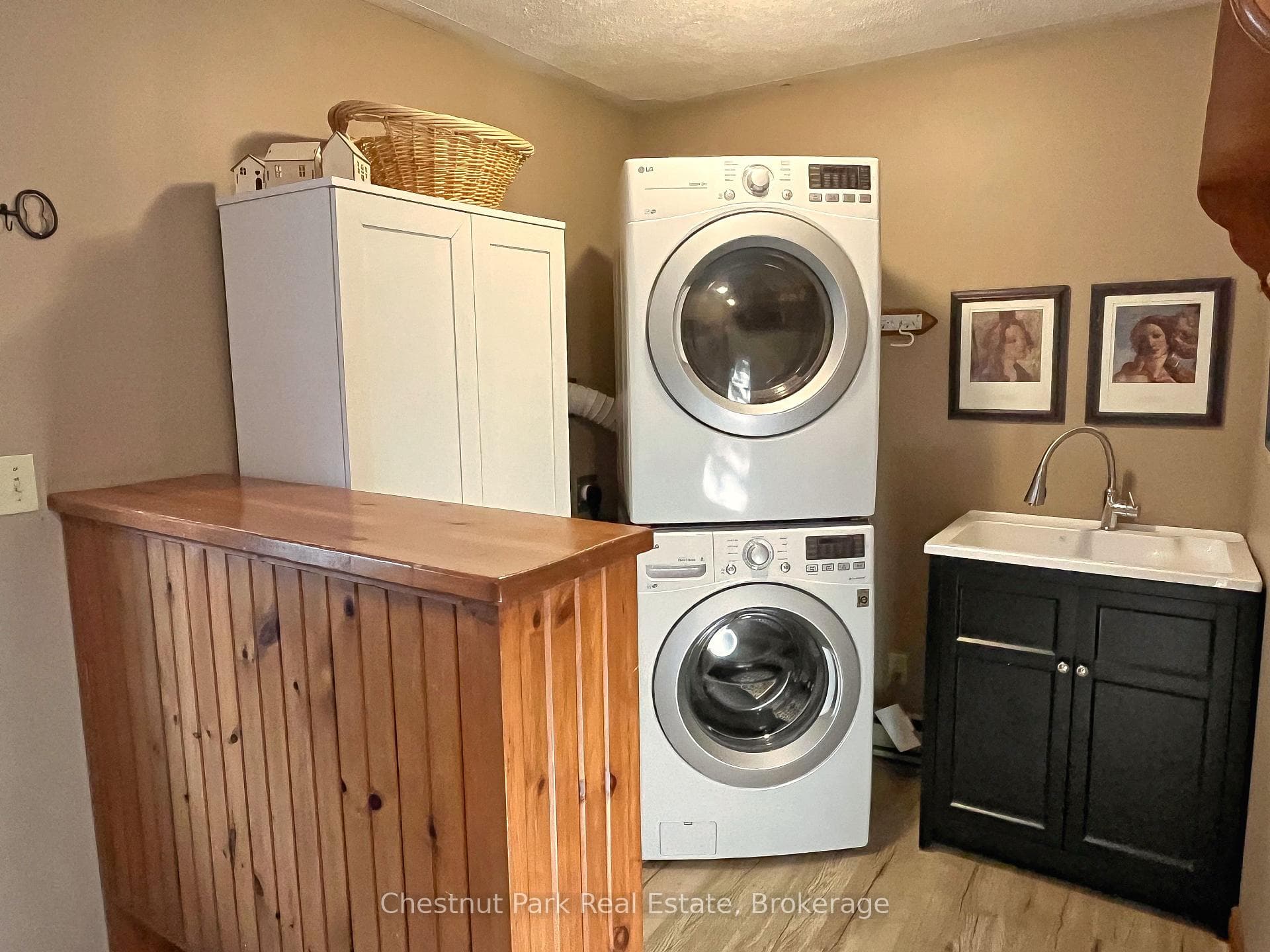 145 SCOTT Street photo 11