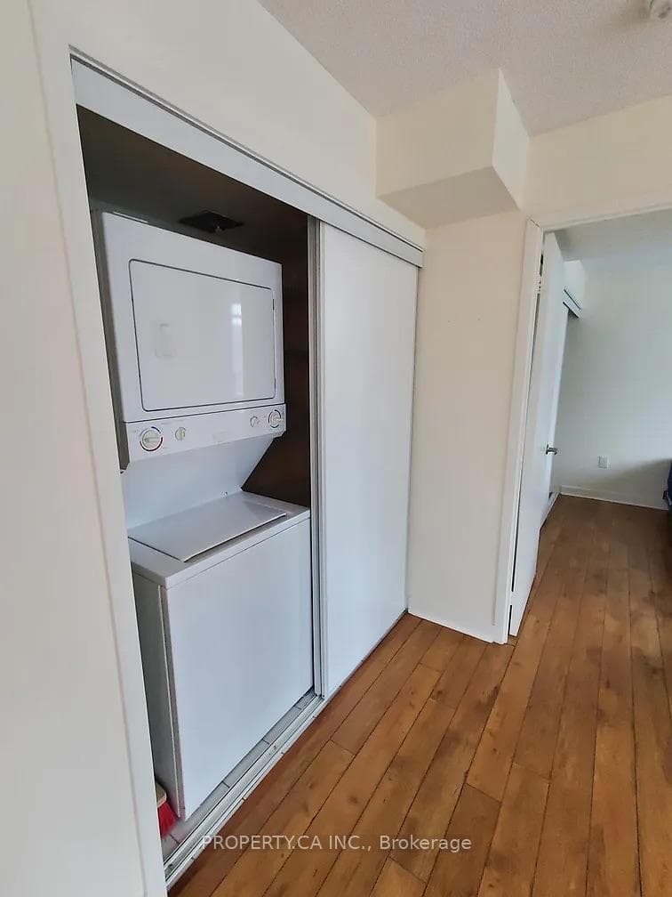 25 Telegram Mews Unit 515 photo 11