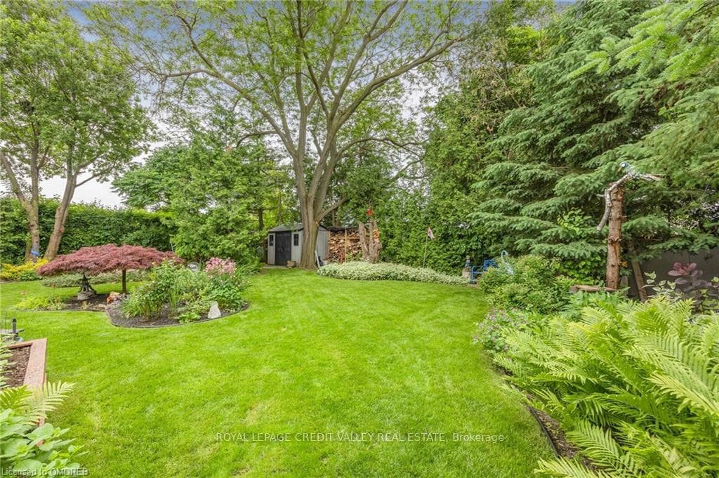 148 Cornwall Heights photo 36