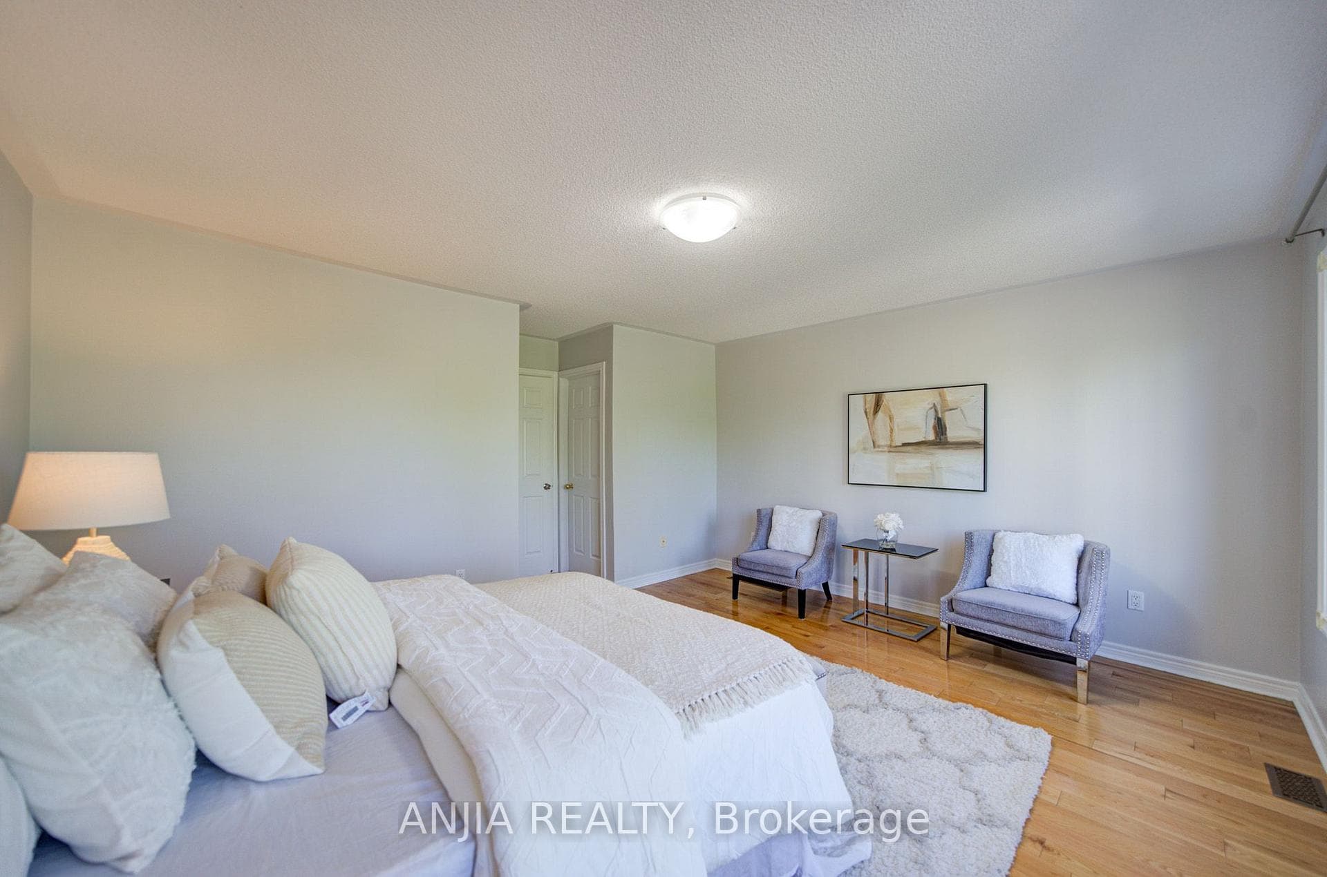 44 Pond Drive photo 32