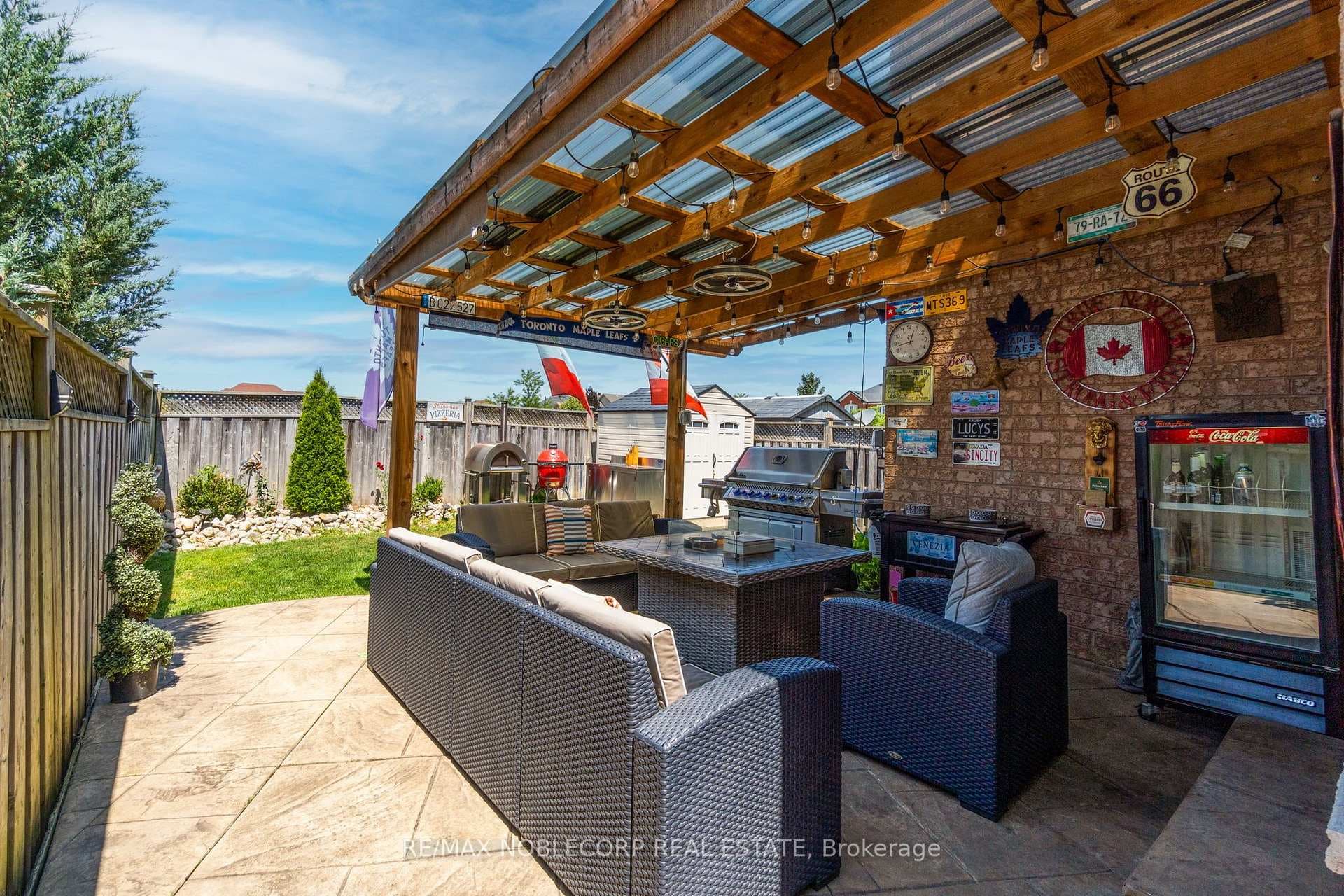 111 Emily Carr Crescent photo 38