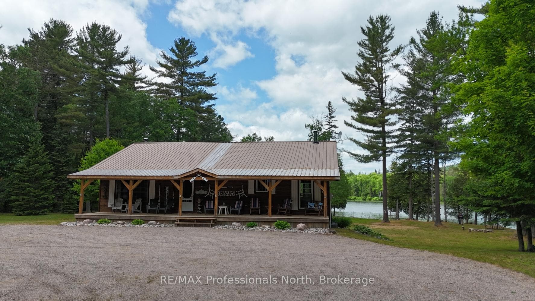 Metal, maintenance free roof