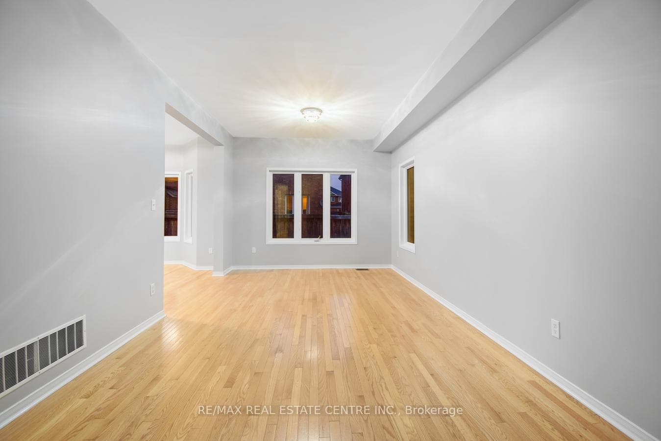 112 Commodore Drive photo 11