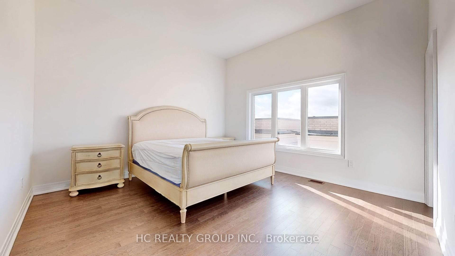 9422 Bayview Avenue Unit Main photo 34