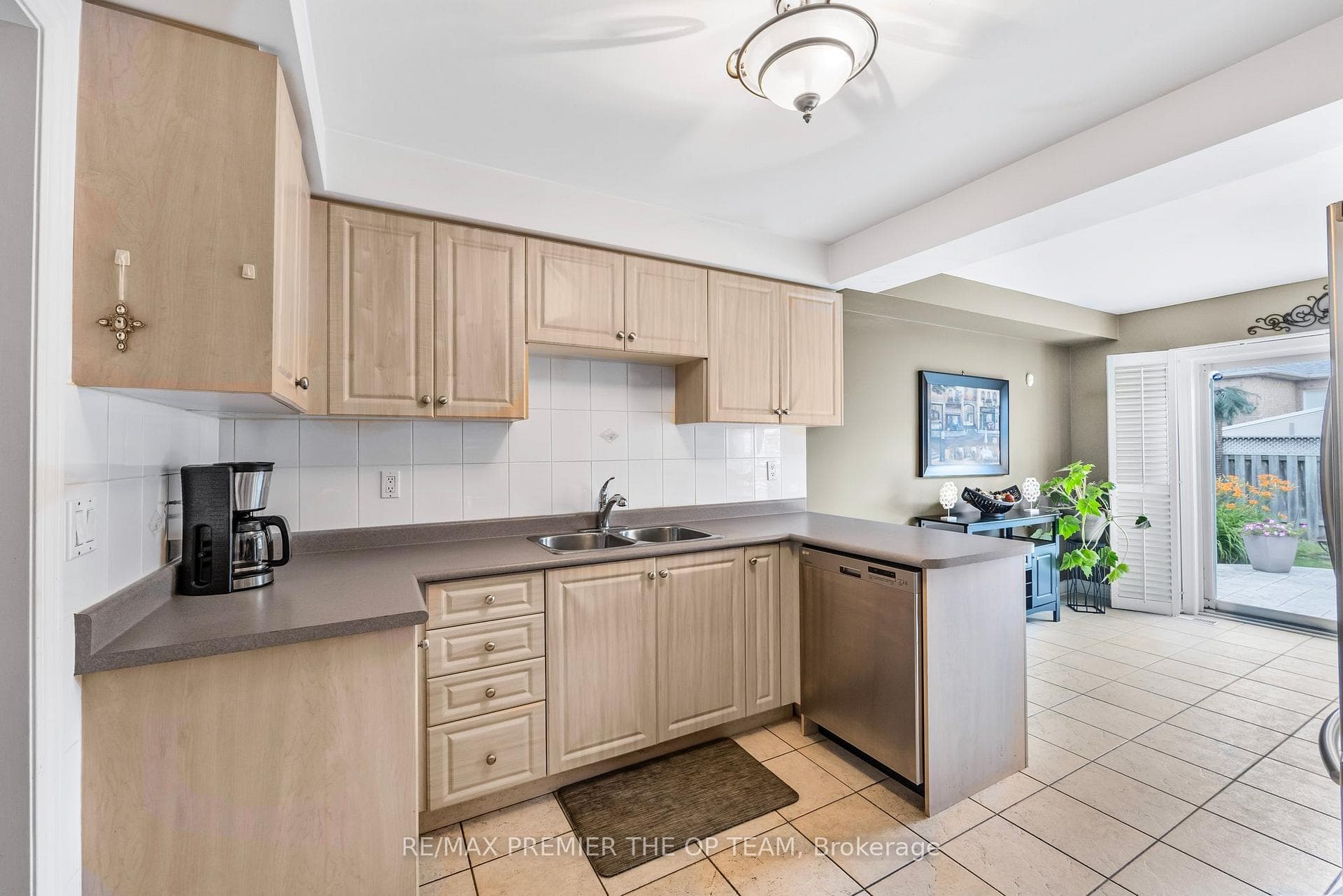 223 Landsbridge Street Unit Upper photo 19