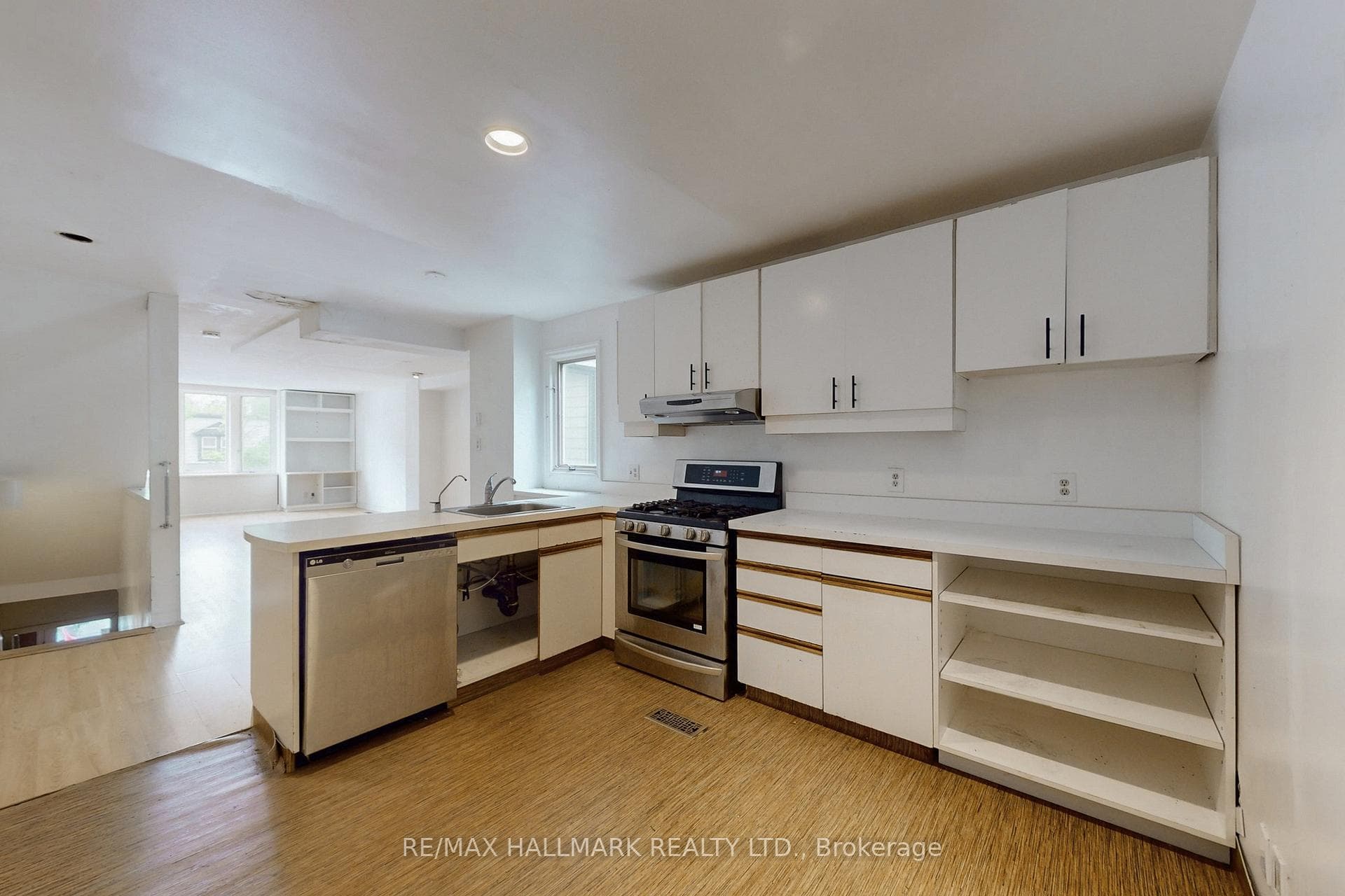108 Withrow Avenue photo 10