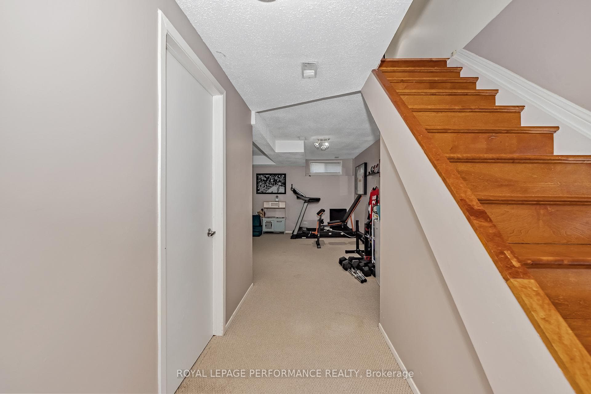 1590 Briarfield Crescent photo 24