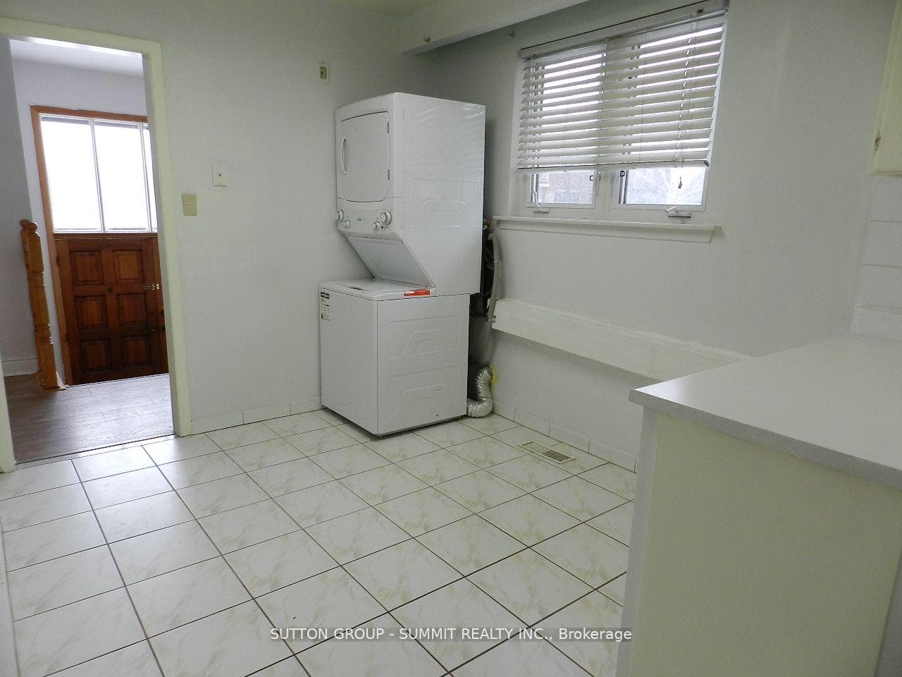 3367 Verhoeven Drive Unit UPPER photo 8