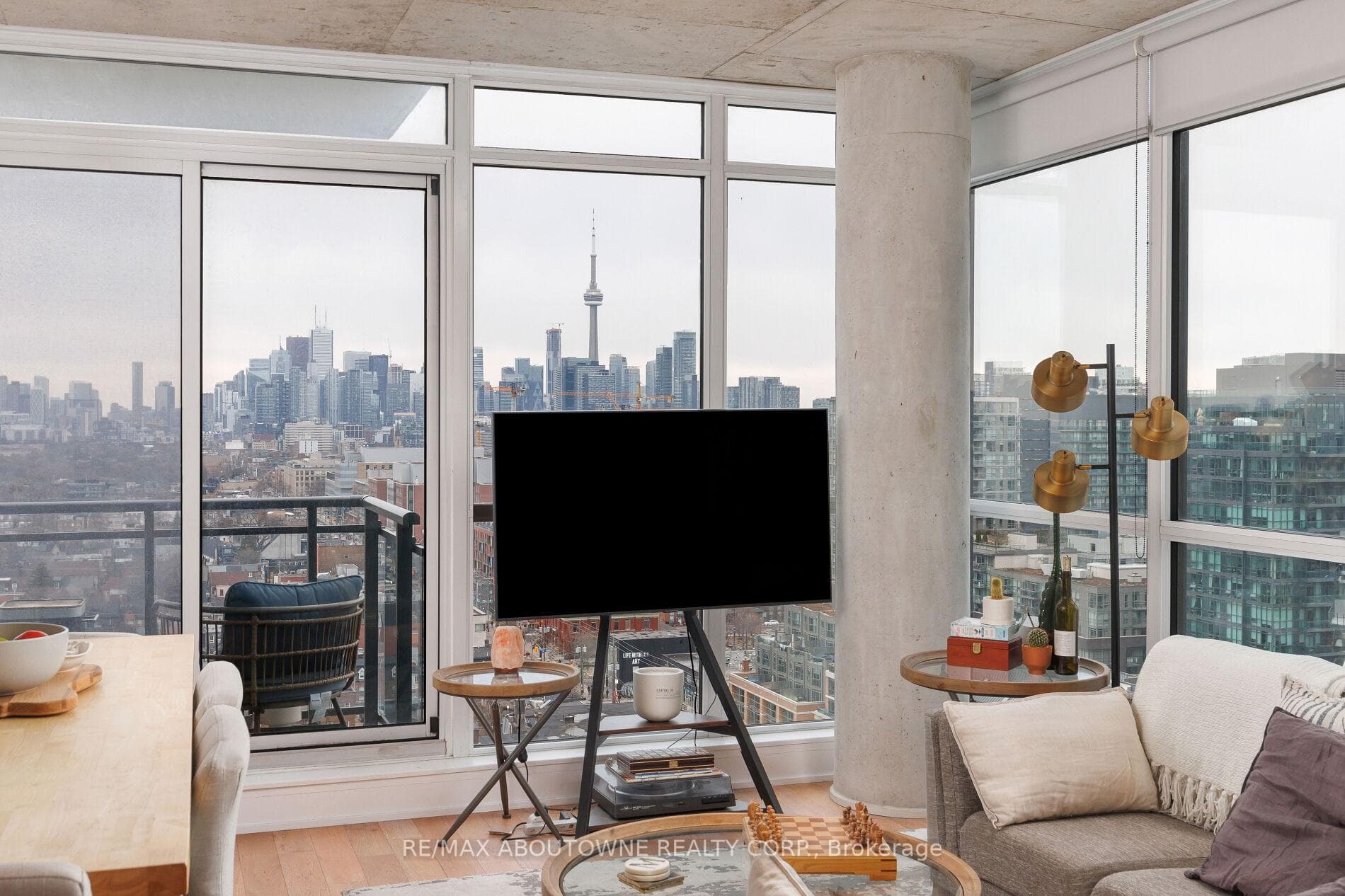 20 Minowan Miikan Lane Unit 1804 photo 9