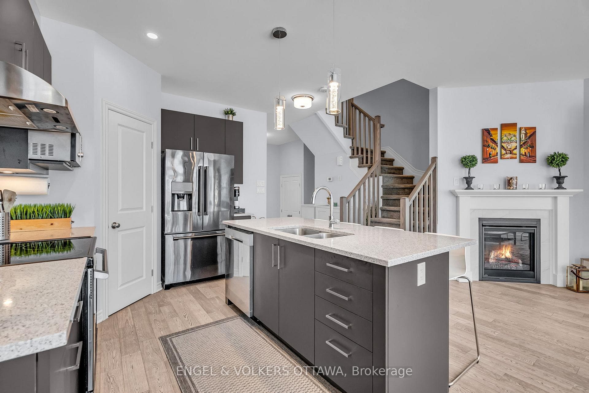 887 Antonio Farley Street photo 9