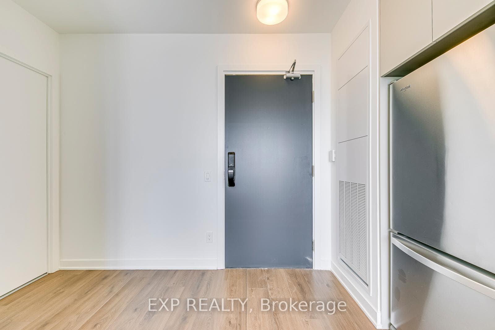 405 Dundas Street Unit LPH03 photo 6
