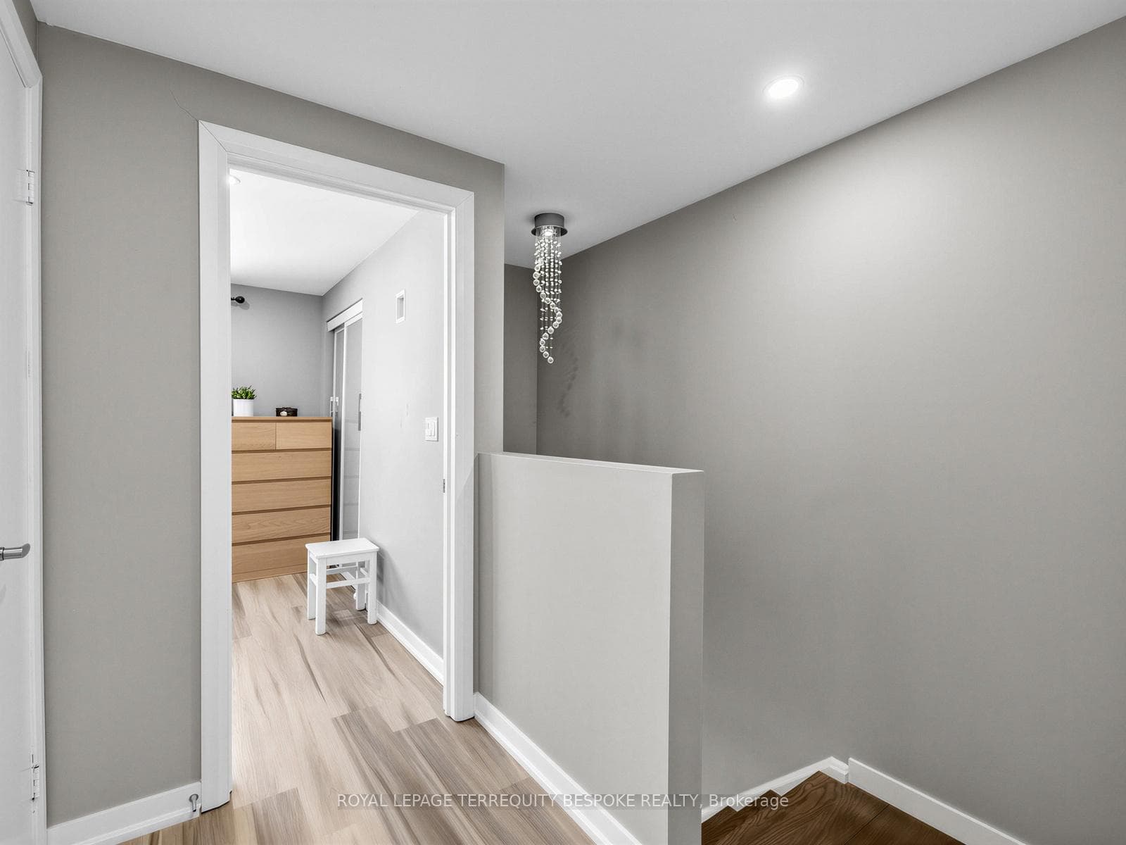 613 Foxrun Court photo 8