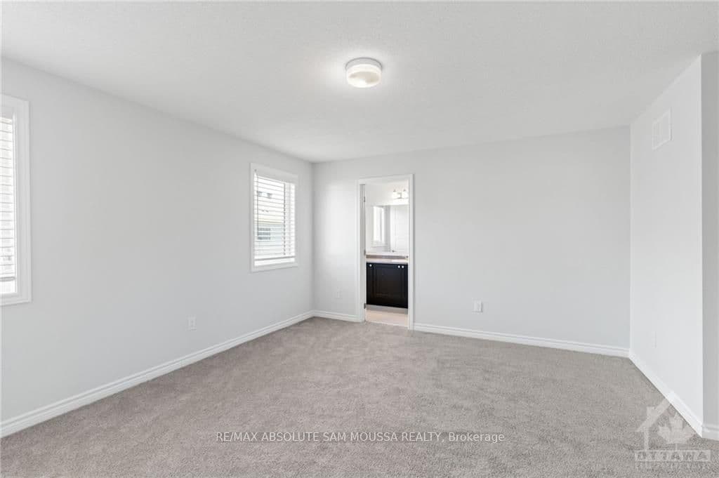 819 REGULUS Ridge photo 16