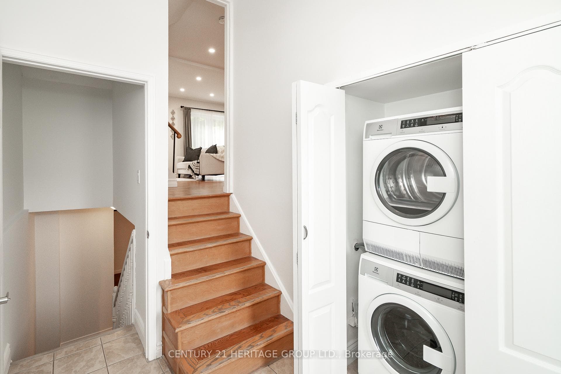 600 Gibney Crescent photo 25