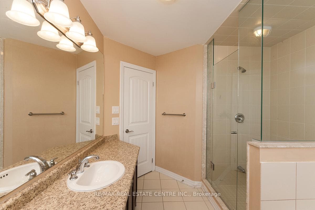 83 Hanson Crescent photo 15