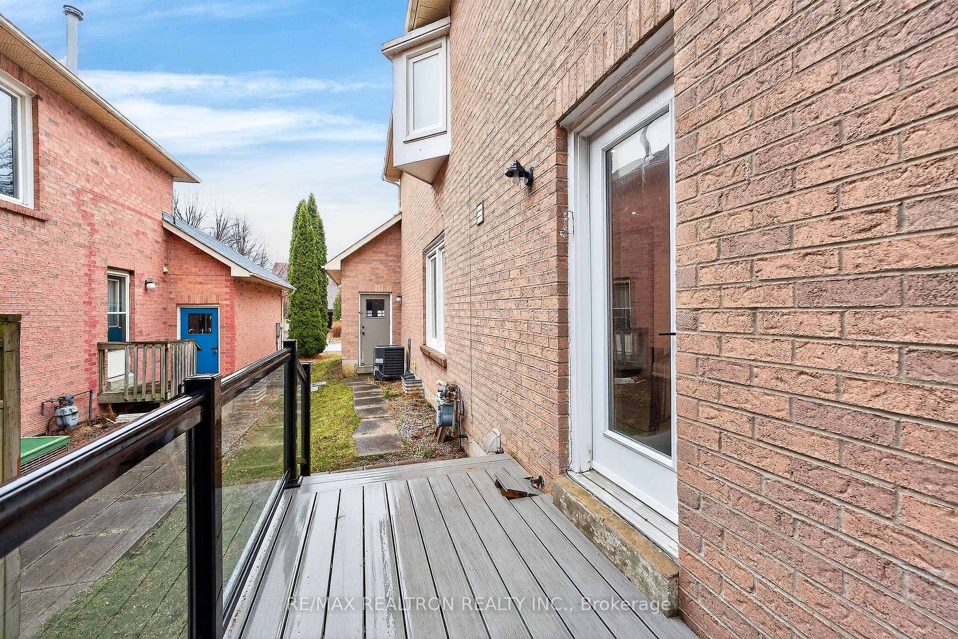 46 Juniper Crescent photo 23
