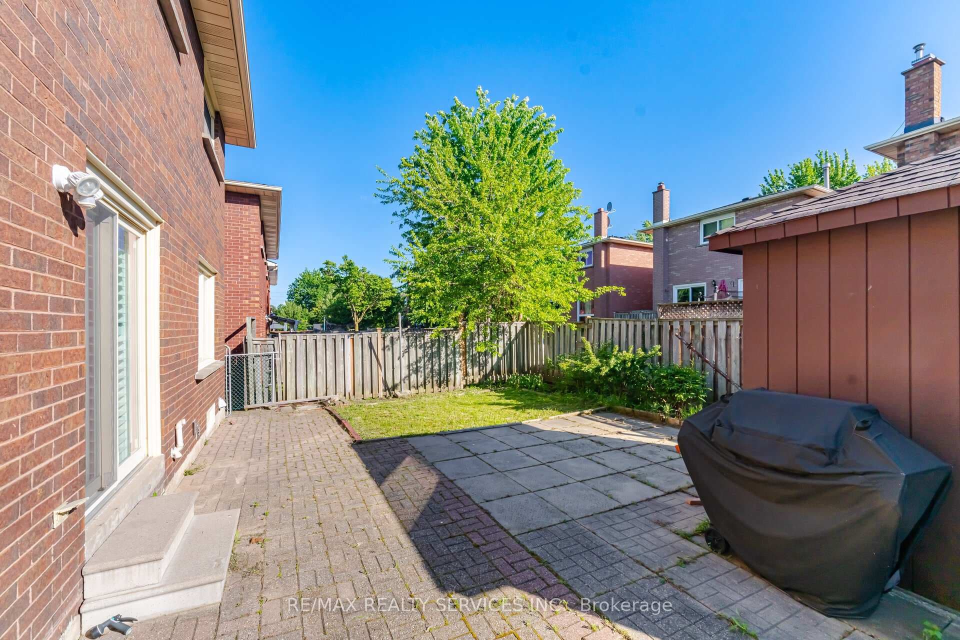 26 Sunforest Drive photo 48