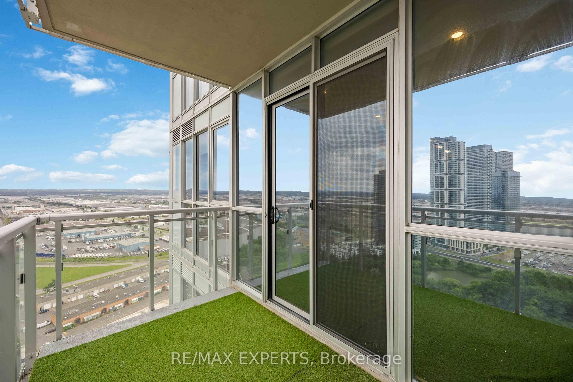 2908 Highway 7 Road Unit 2806 photo 29