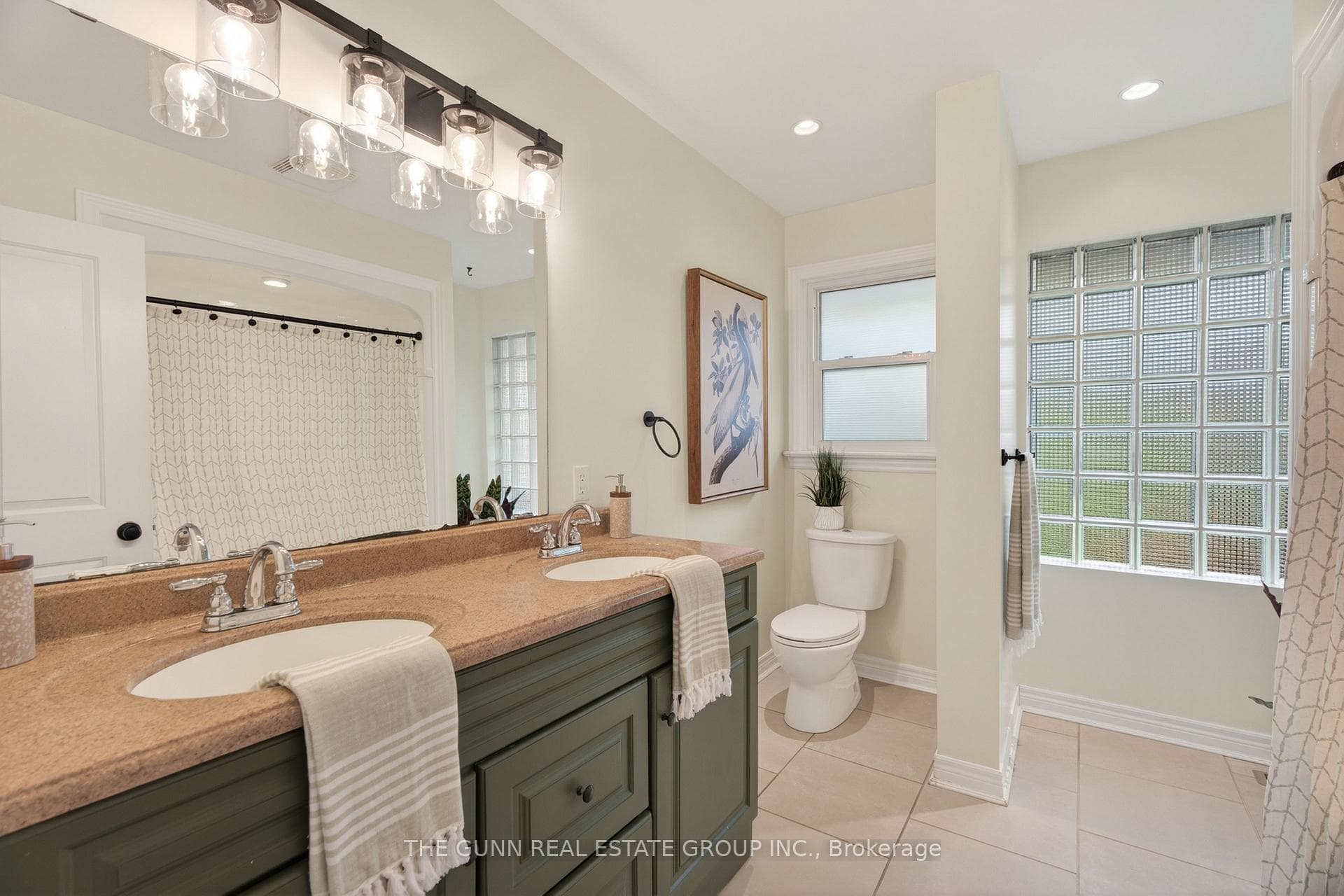 583 Oakridge Drive photo 23