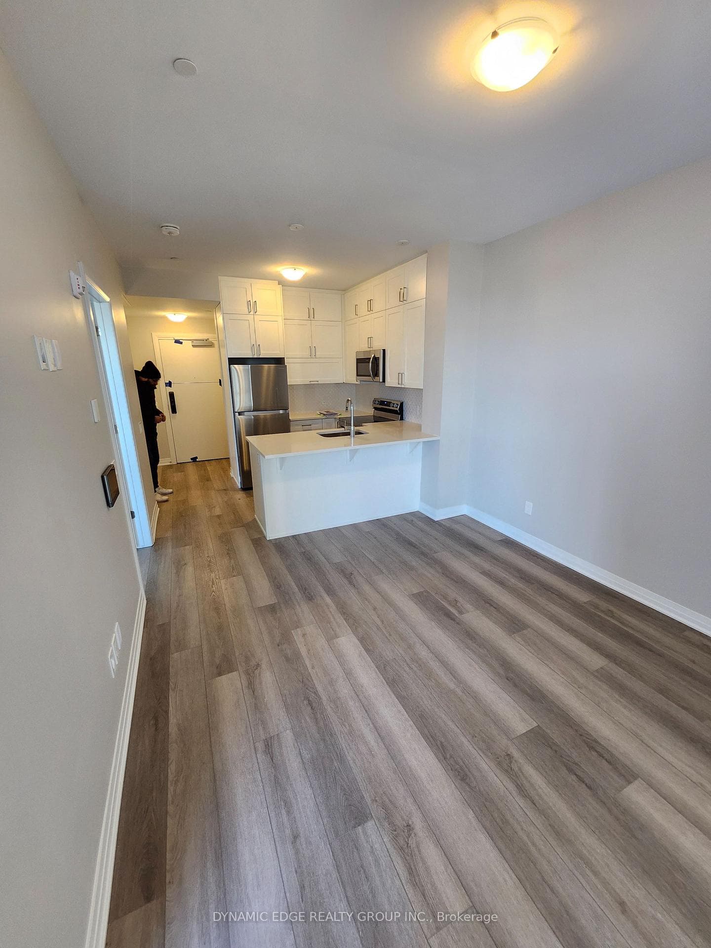 470 Gordon Krantz Avenue Unit 512 photo 8