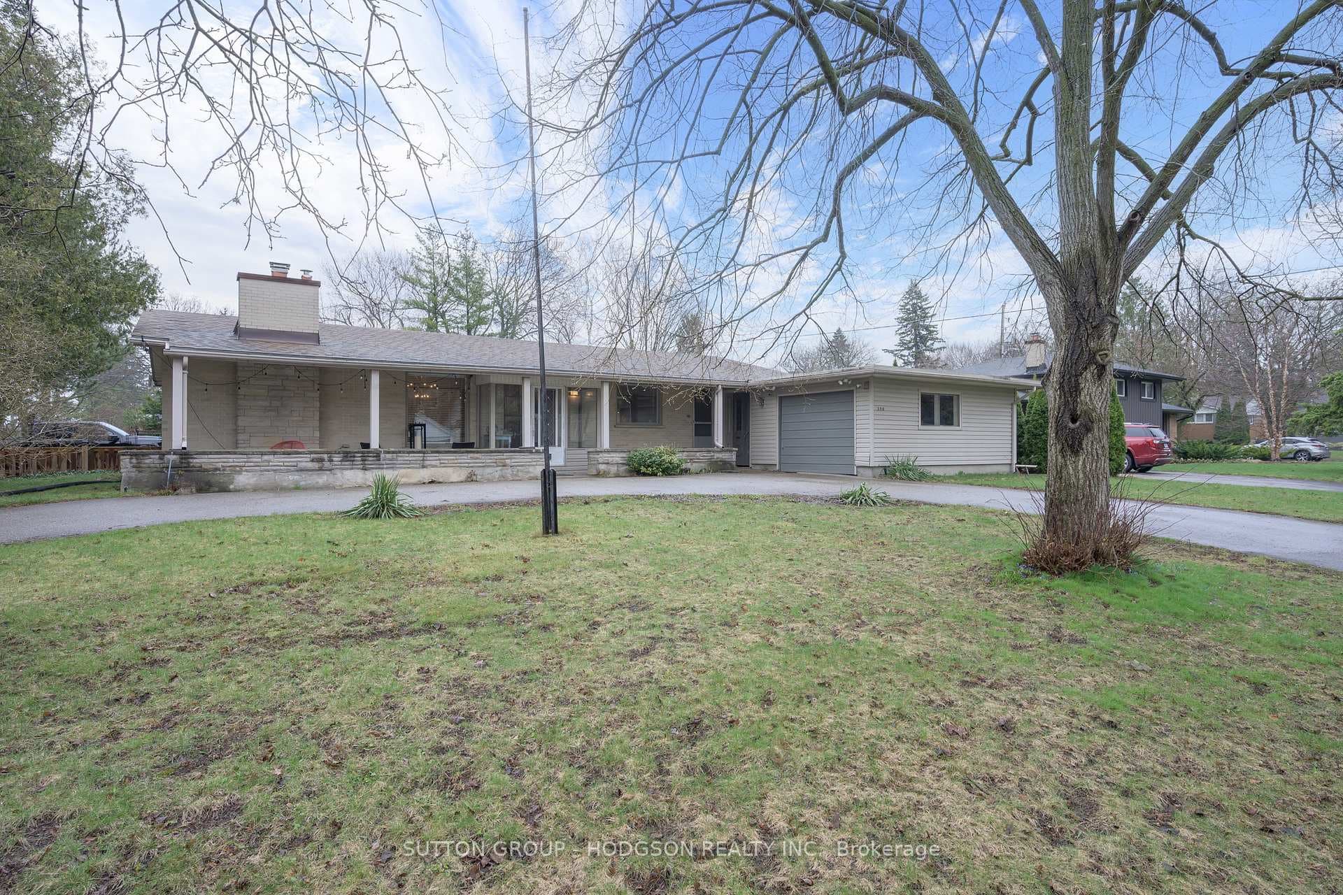 396 Averill Gate photo 1