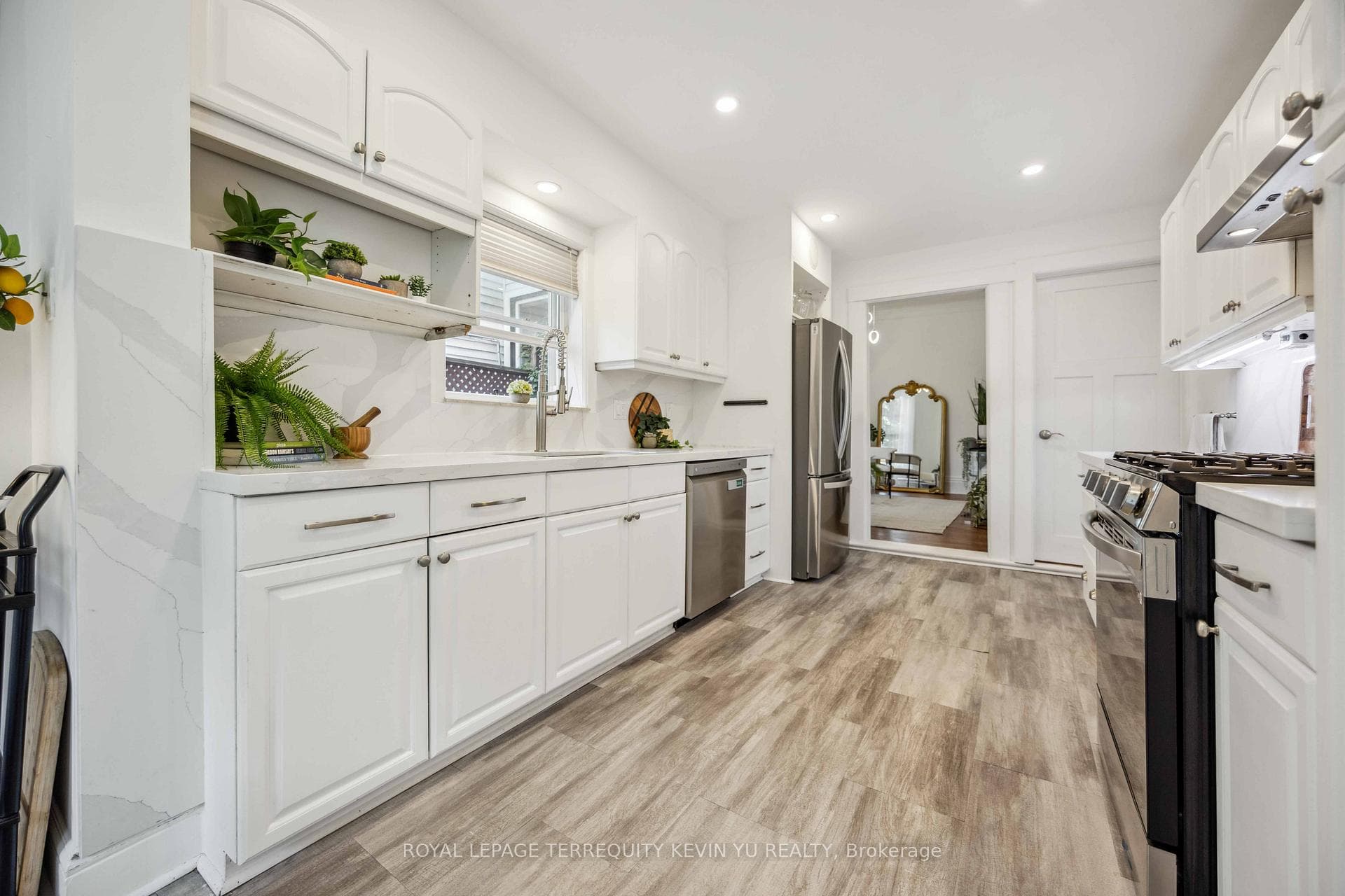 102 Bleecker Street photo 10