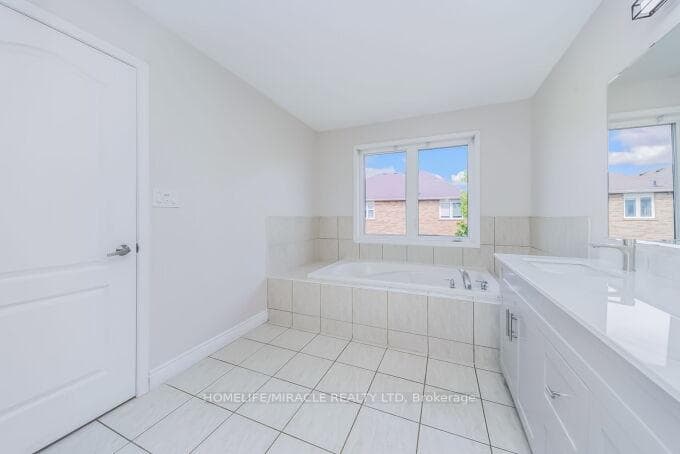 327 Pringle Avenue photo 31