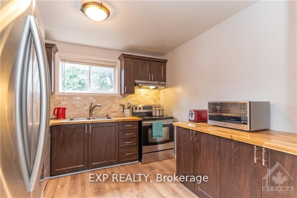 43 Exeter Drive photo 4