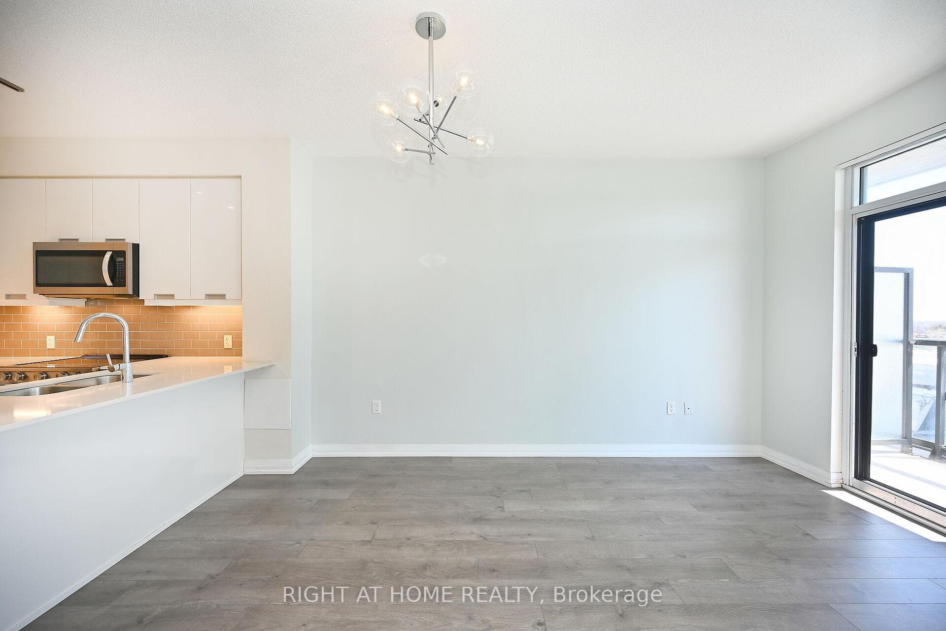 35 WATERGARDEN Drive Unit 516 photo 16