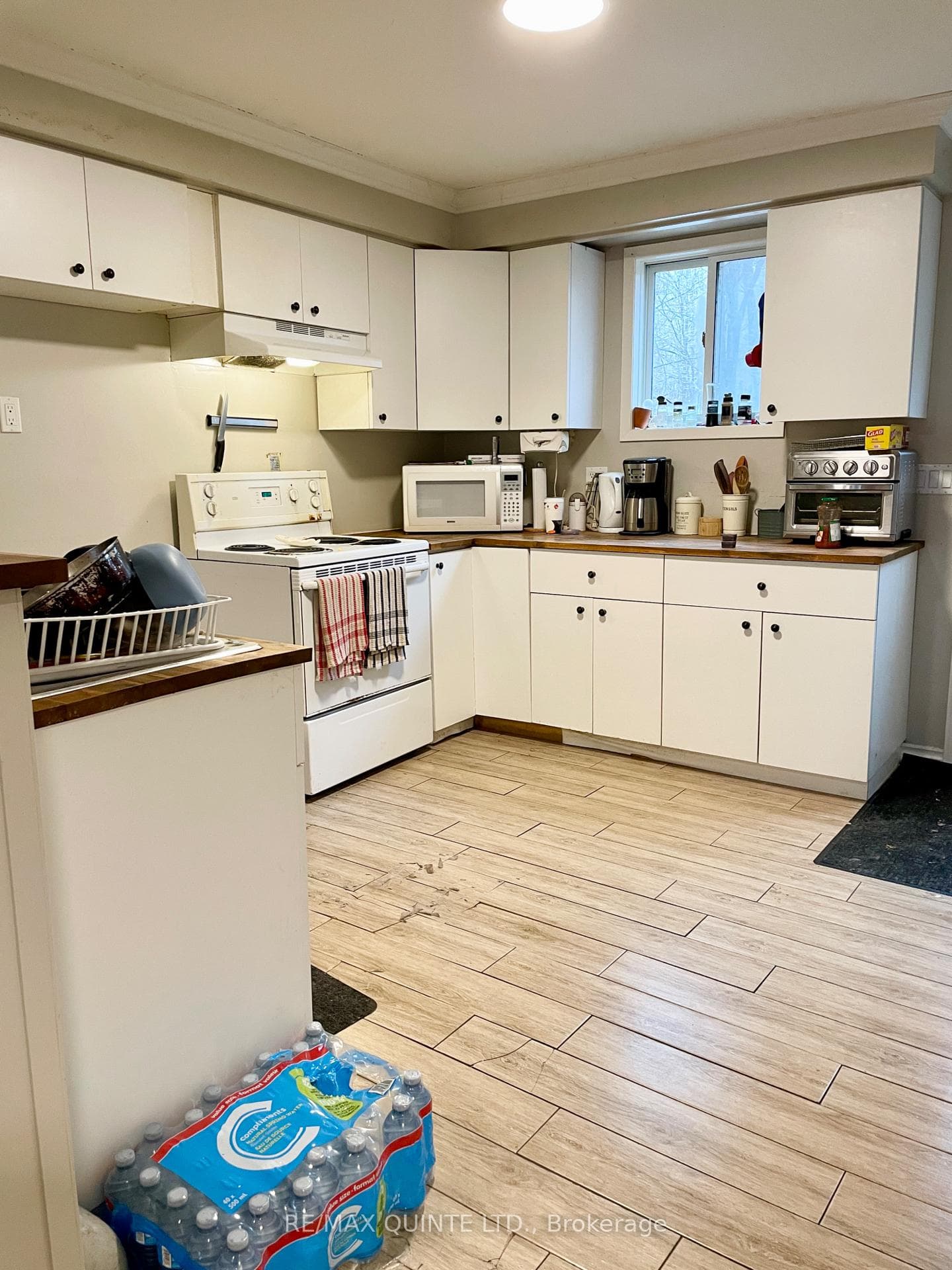 Unit B Kitchen