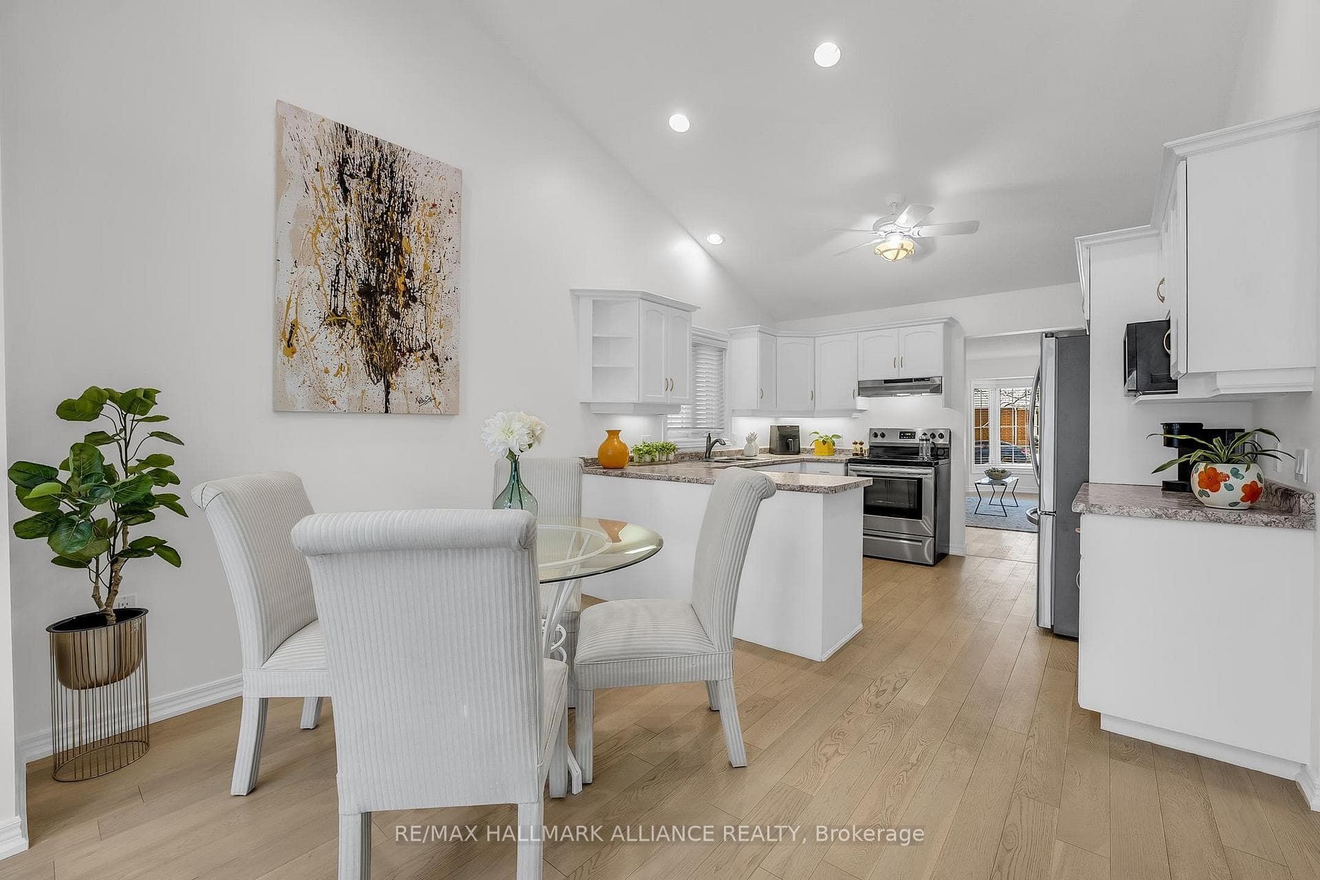 64 BASSWOOD Drive photo 12