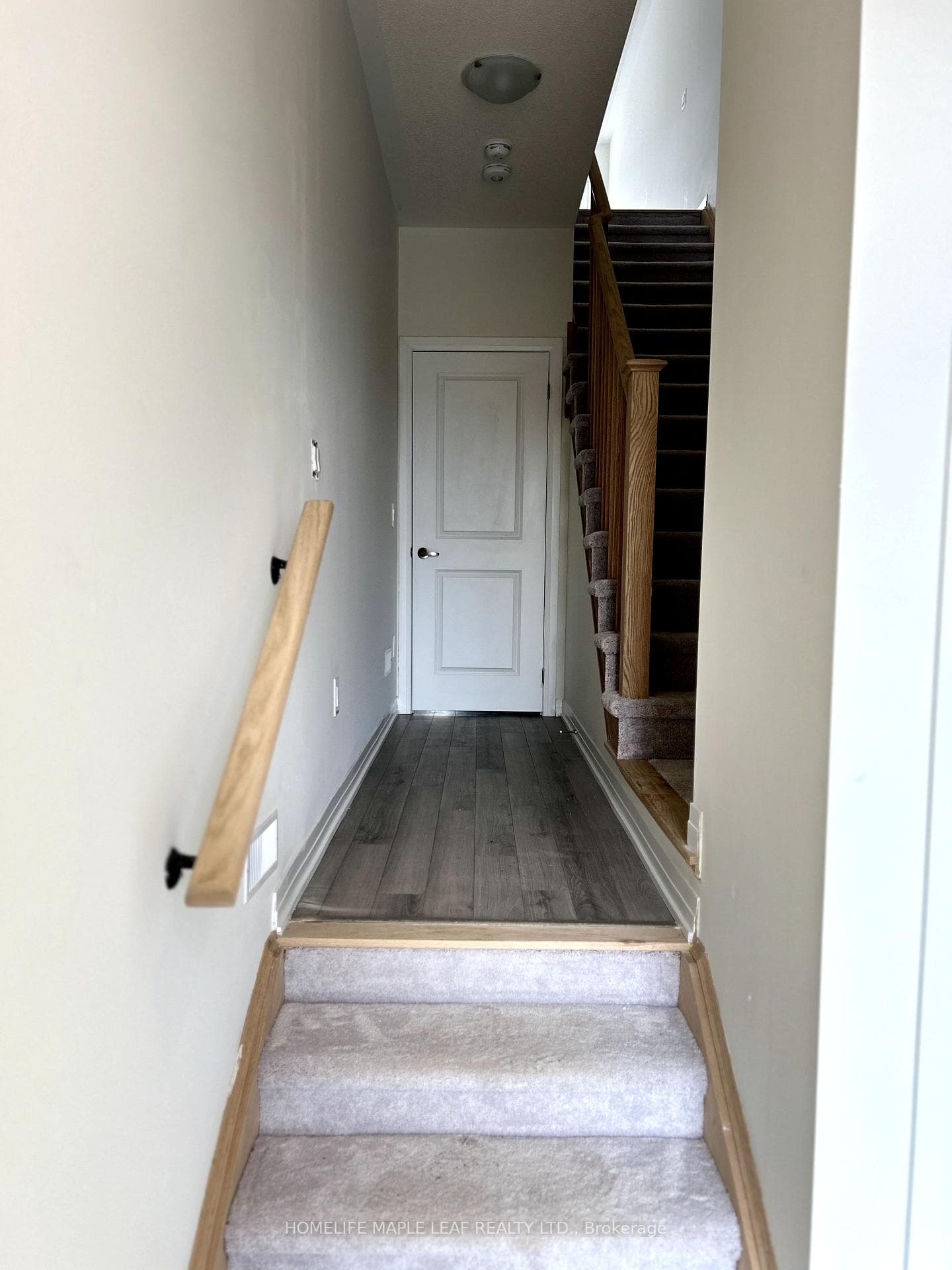 585 Colborne Street Unit 207 photo 2